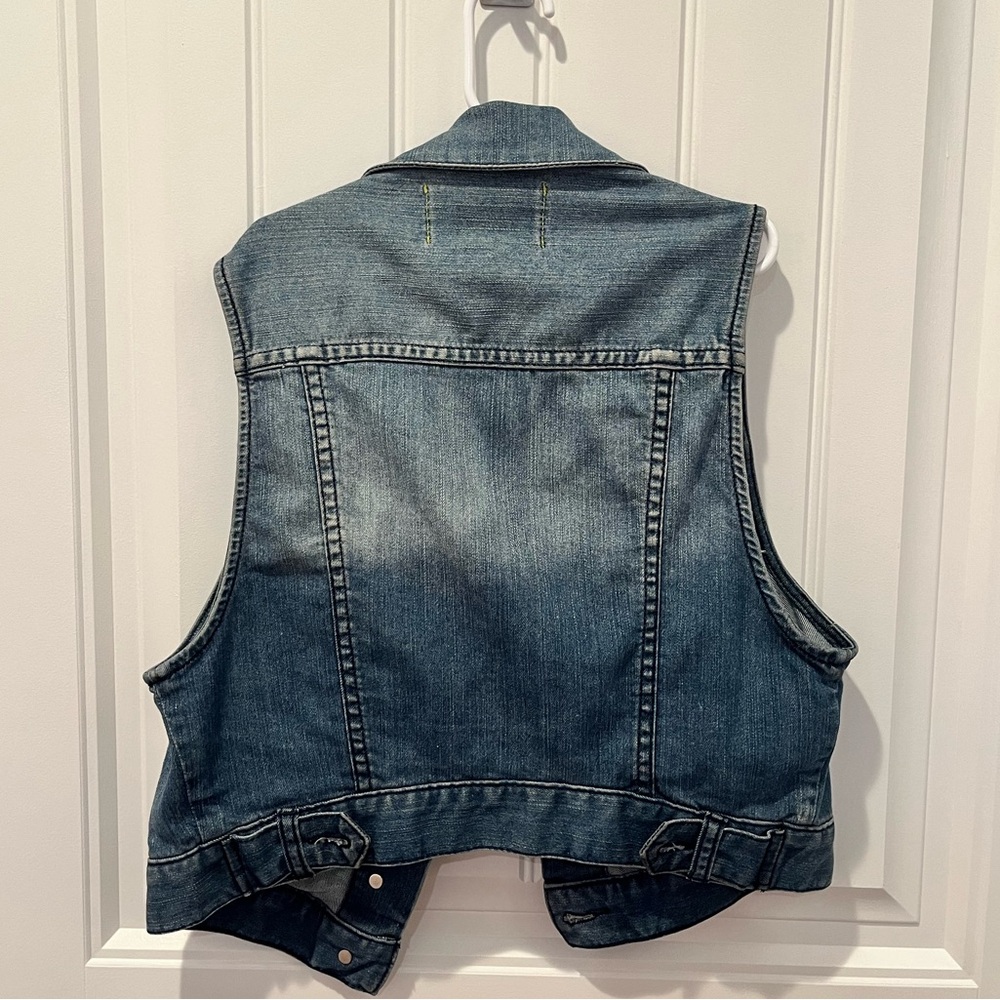 **made a new listing** - Picture 2 of 3